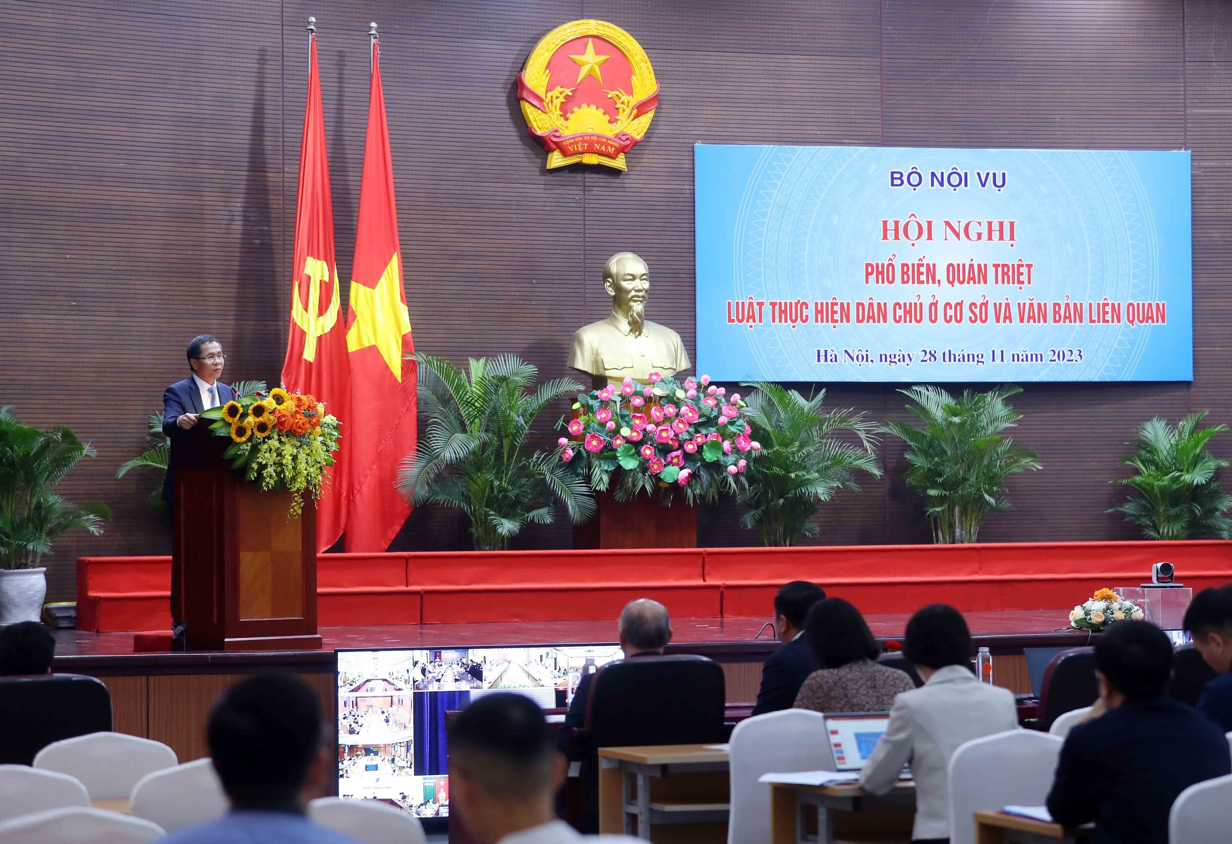 Từ tư tưởng thân dân của Nguyễn Trãi đến tư tưởng dân chủ của Hồ Chí Minh